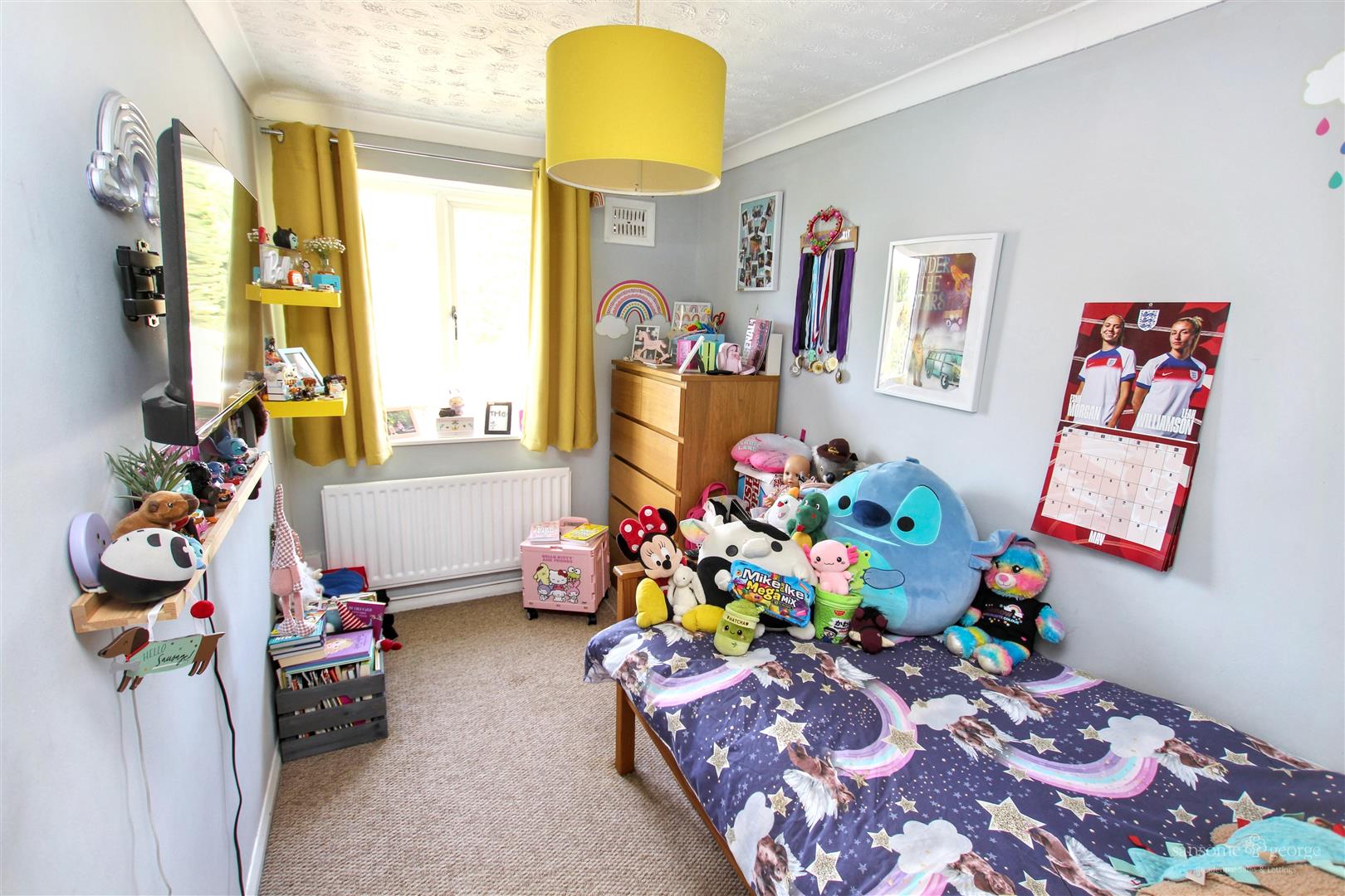 Vale Crescent, Tilehurst, Reading